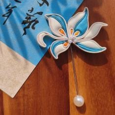 百合花胸针